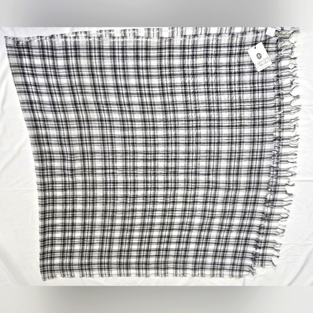 Caterina de' Medici Large Plaid Scarf - Picture 9 of 9